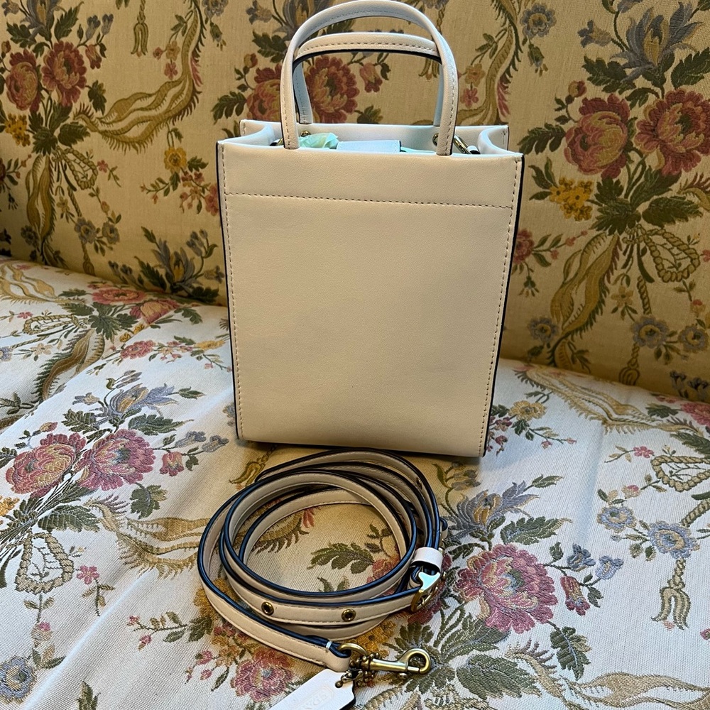 SOLD! This bag sold on a different platform. Coach Mini Cashin in chalk